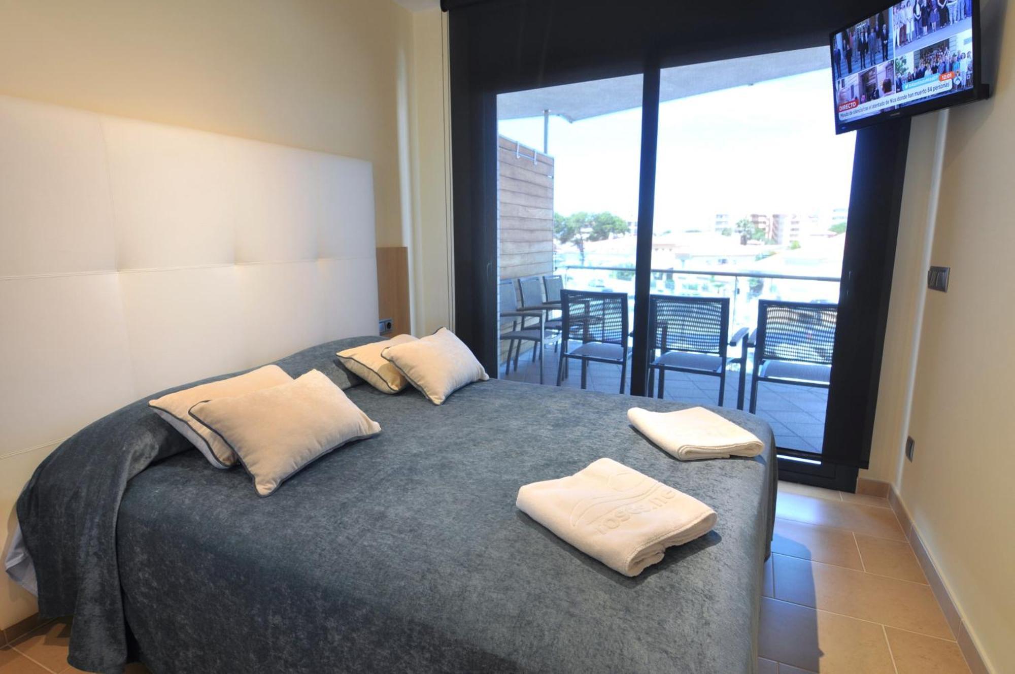Rnet - Apartments Roses Port Trebol Exterior foto